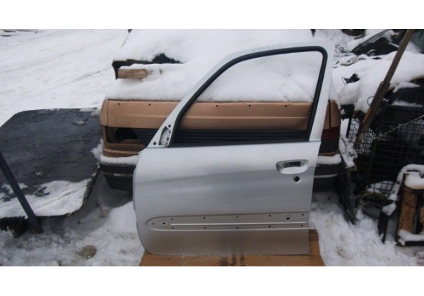 Дверка ліва передня Xsara Picasso, 9002L6